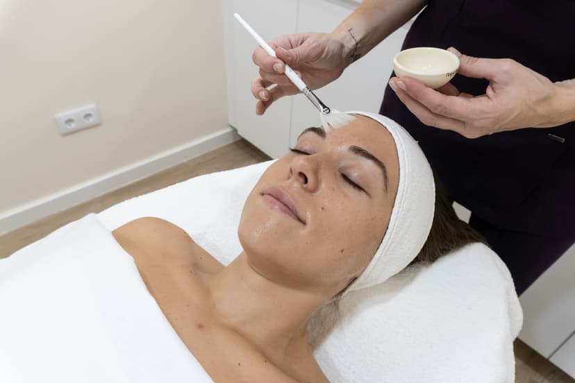 Higiene Facial Profunda: beneficios reales y cada cuánto hacerla